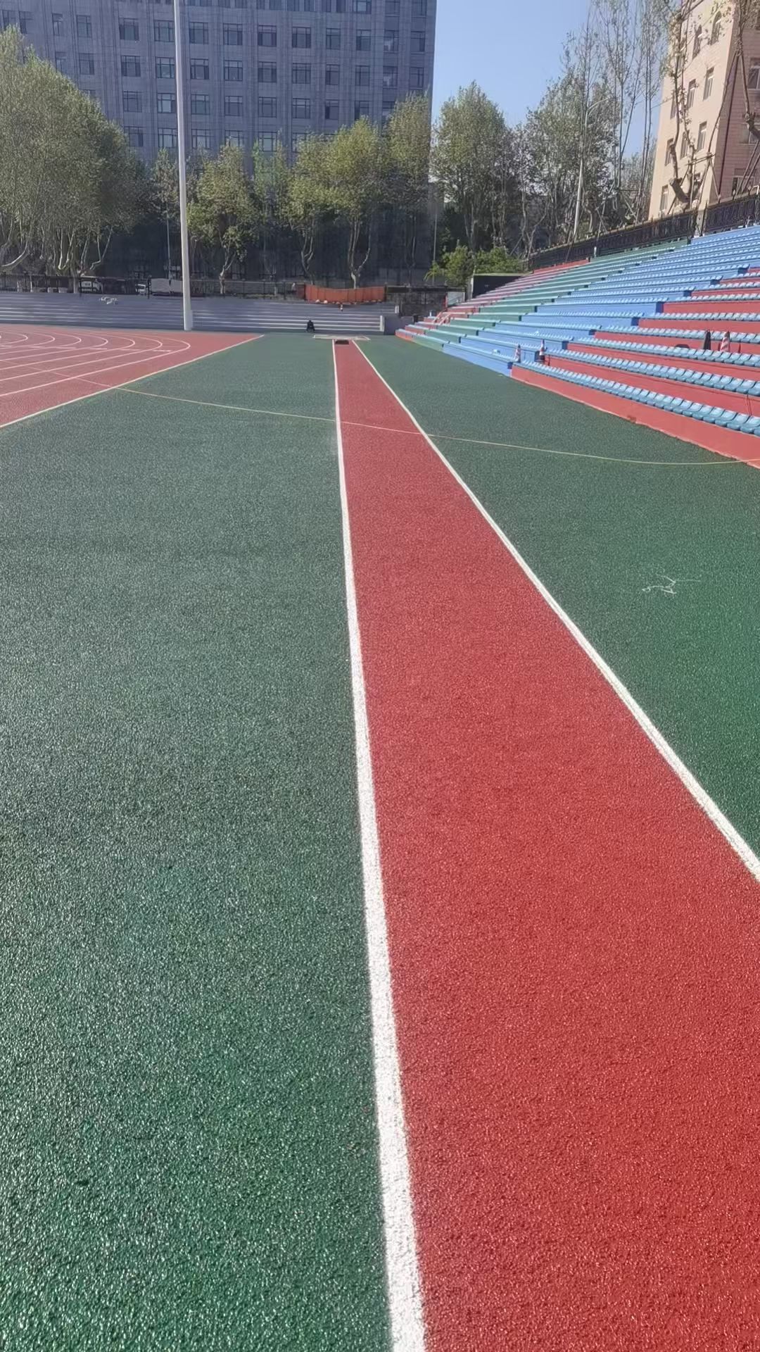 许昌市足球场人造草坪透水跑道 - 厂家