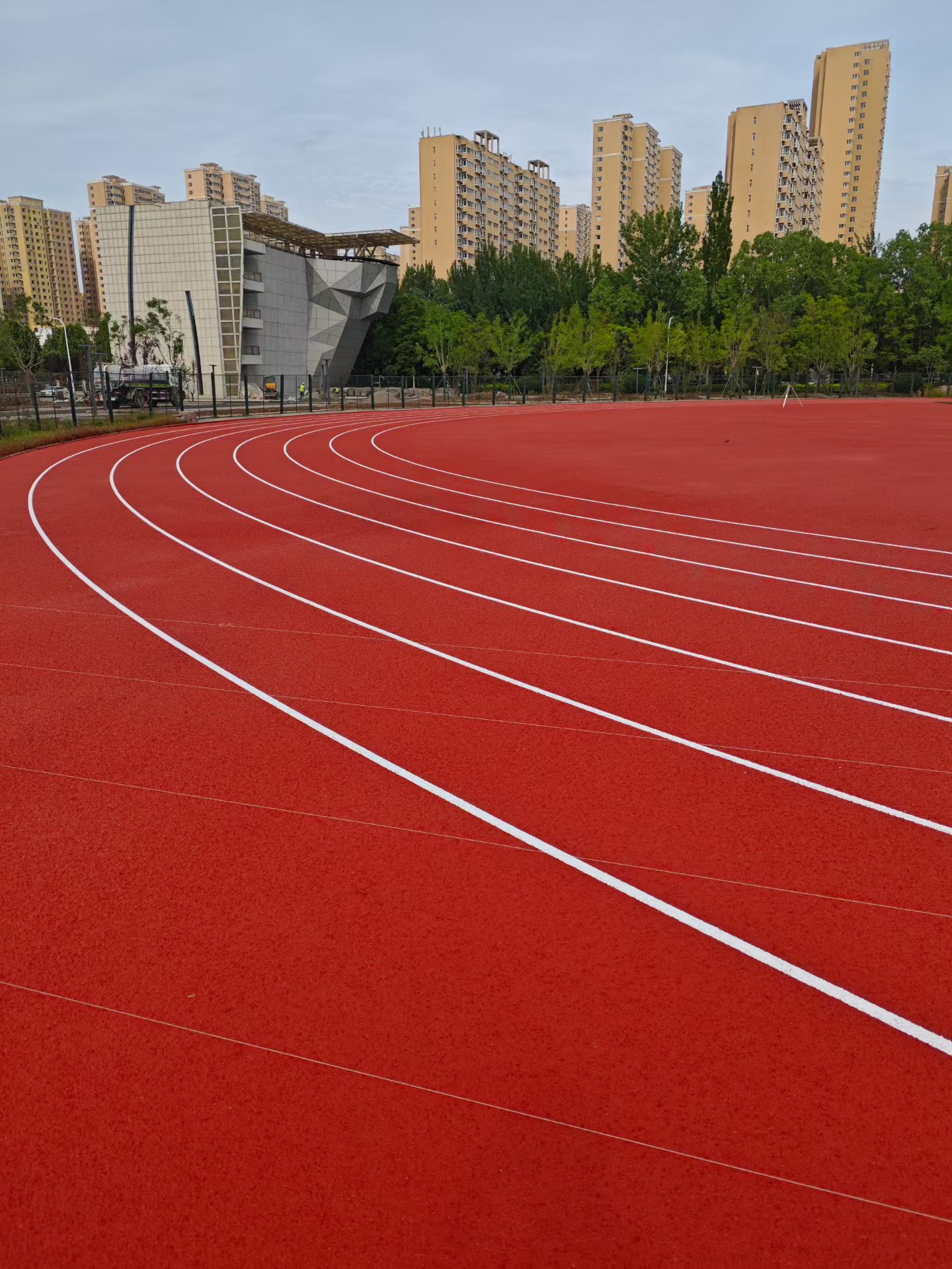 许昌市足球场人造草坪预制型跑道 - 哪里好